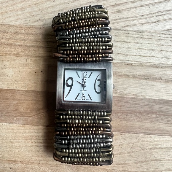 Charming Charlie Ladies watch fashion safety pin beaded bracelet NEW BATTERY - Picture 3 of 8